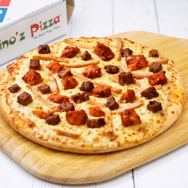 9" La Pino’z Chicken Pizza.