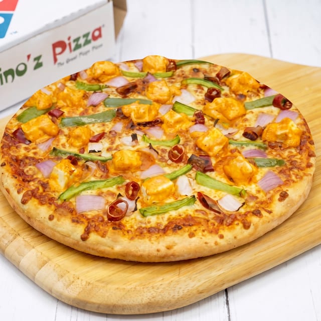 9" La Pino'z Paneer Pizza.