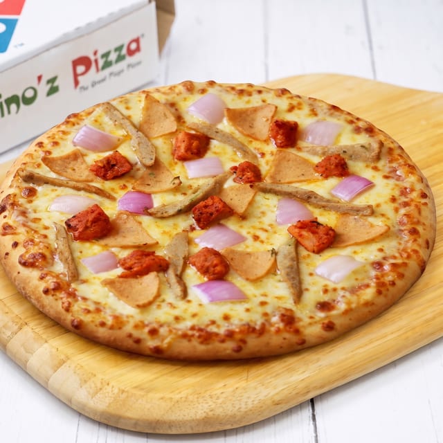 9" Indian Chicken Special Pizza.