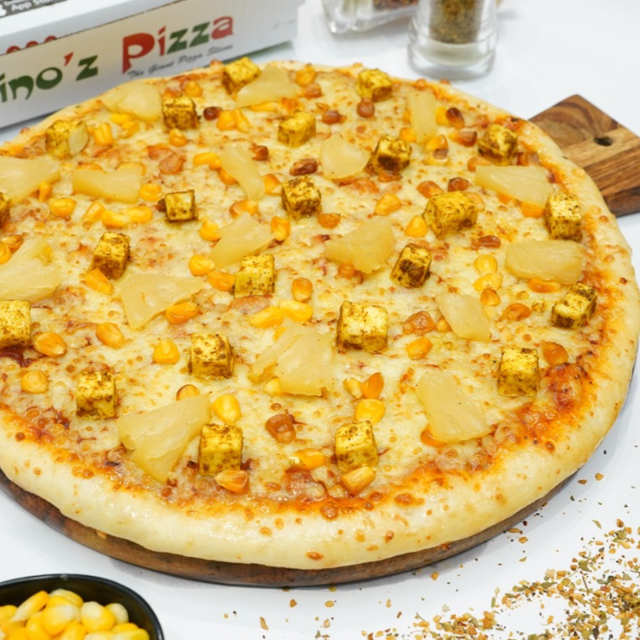 18" Veg Hawaiian Pizza.