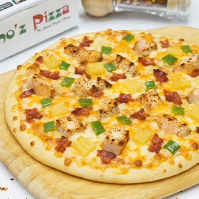 18" Havana Hawaiian Pizza.