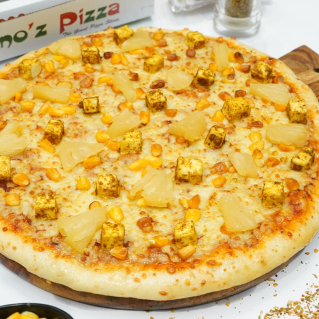 12" Veg Hawaiian Pizza.