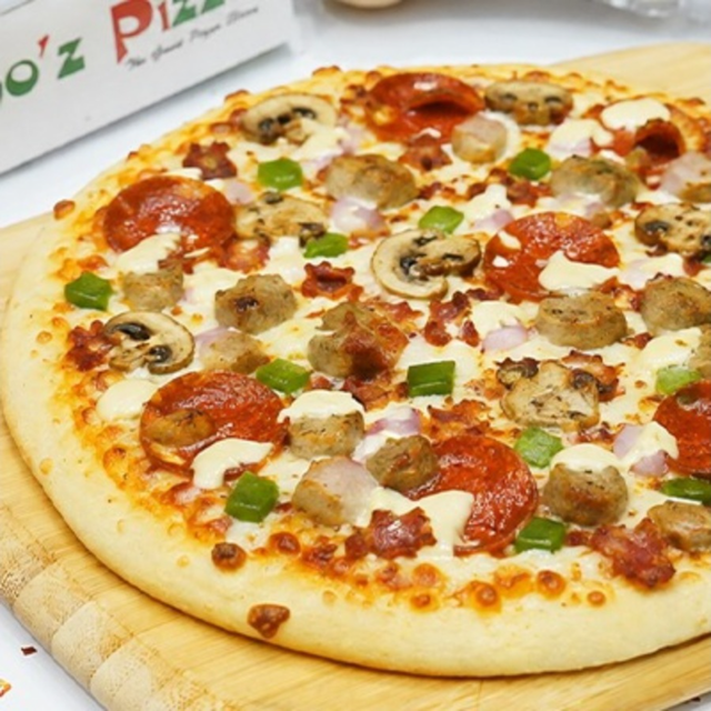12" Xtreme Meat Pizza.