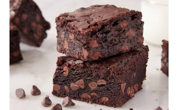 Chocolate Chips Brownie.