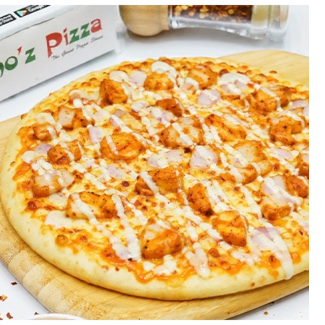 15" Buffalo Chicken Pizza.