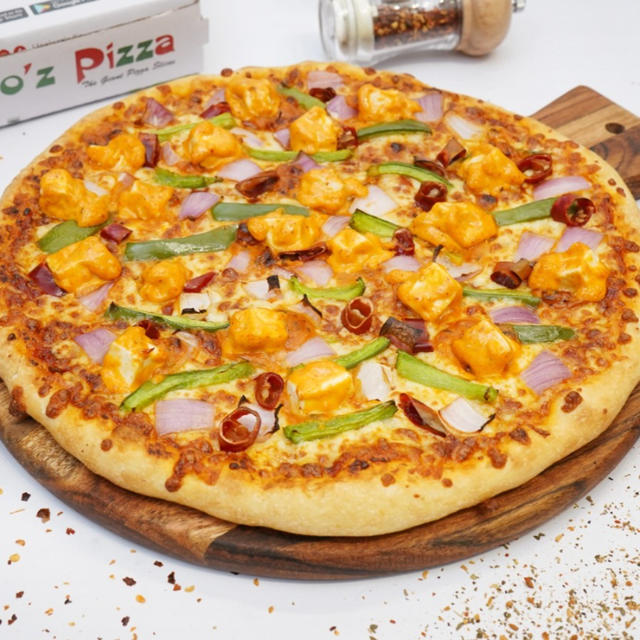 18" Paneer Do Pyaza Pizza.