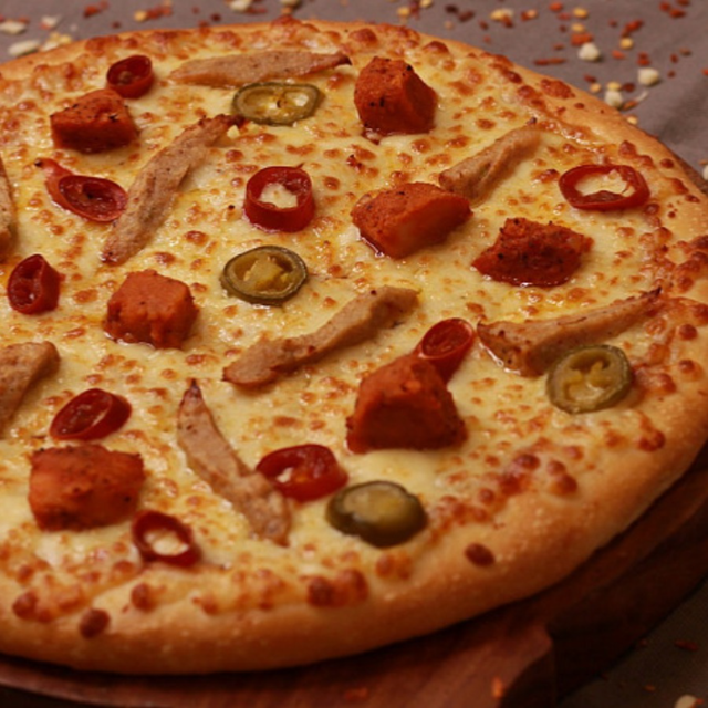 12" Spicy Chicken Pizza.