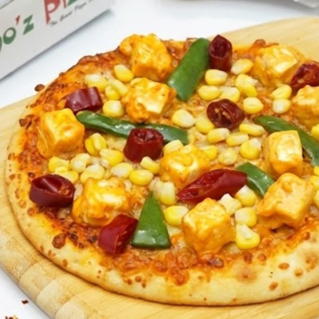 18" Tandoori Pizza.