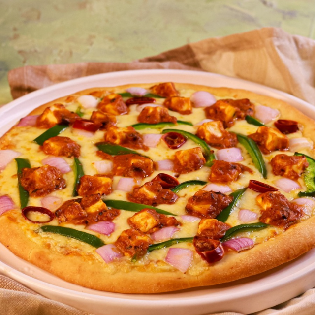 15" Paneer Tikka Butter Masala Pizza.