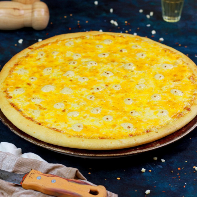 15" Cheezy 7 Pizza.